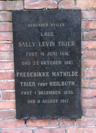 picture 04223-1-1-AF-dec2011.JPG